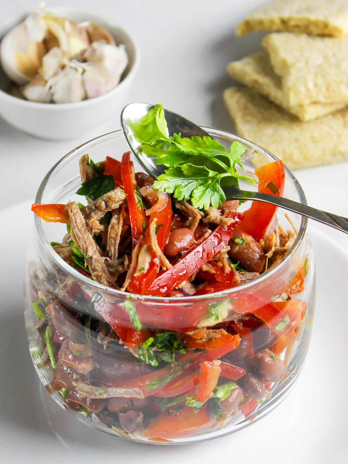 Georgischer Rindfleischsalat mit roten Bohnen