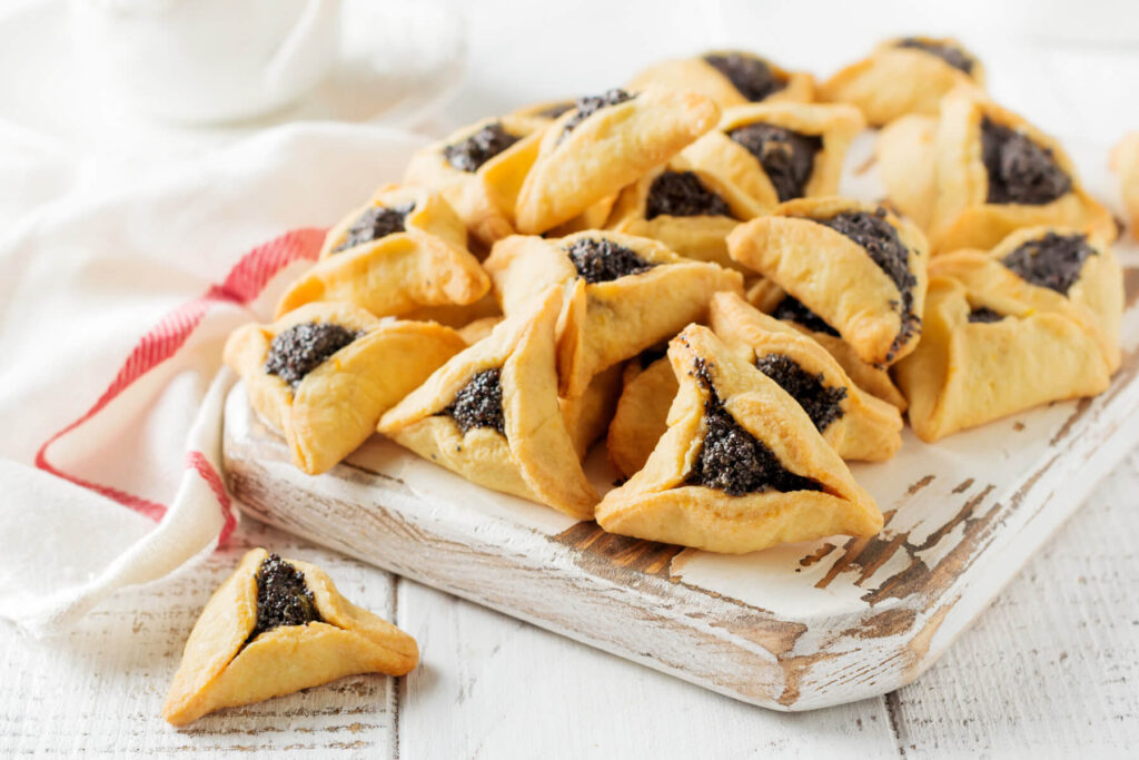 Hamantaschen - dreieckiges Gebäck mit Mohnfüllung