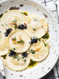 Ravioli mit Ricotta und Pilzen