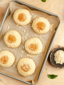 Hefebrötchen mit Birnenmarmelade