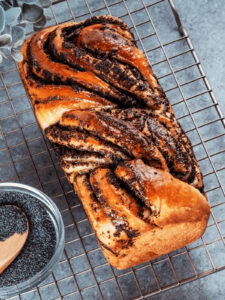 Mohn-Babka aus Sauerteig-Resten