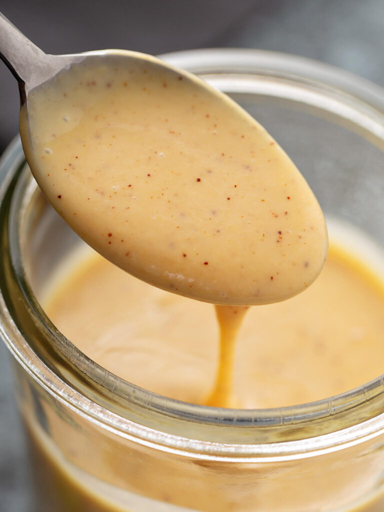 Honig-Senf-Dressing – Das cremige Salatdressing, das in 5 Minuten fertig ist
