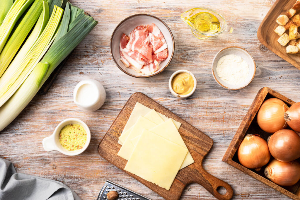 Käse-Lauch-Suppe mit Speck und Croûtons
