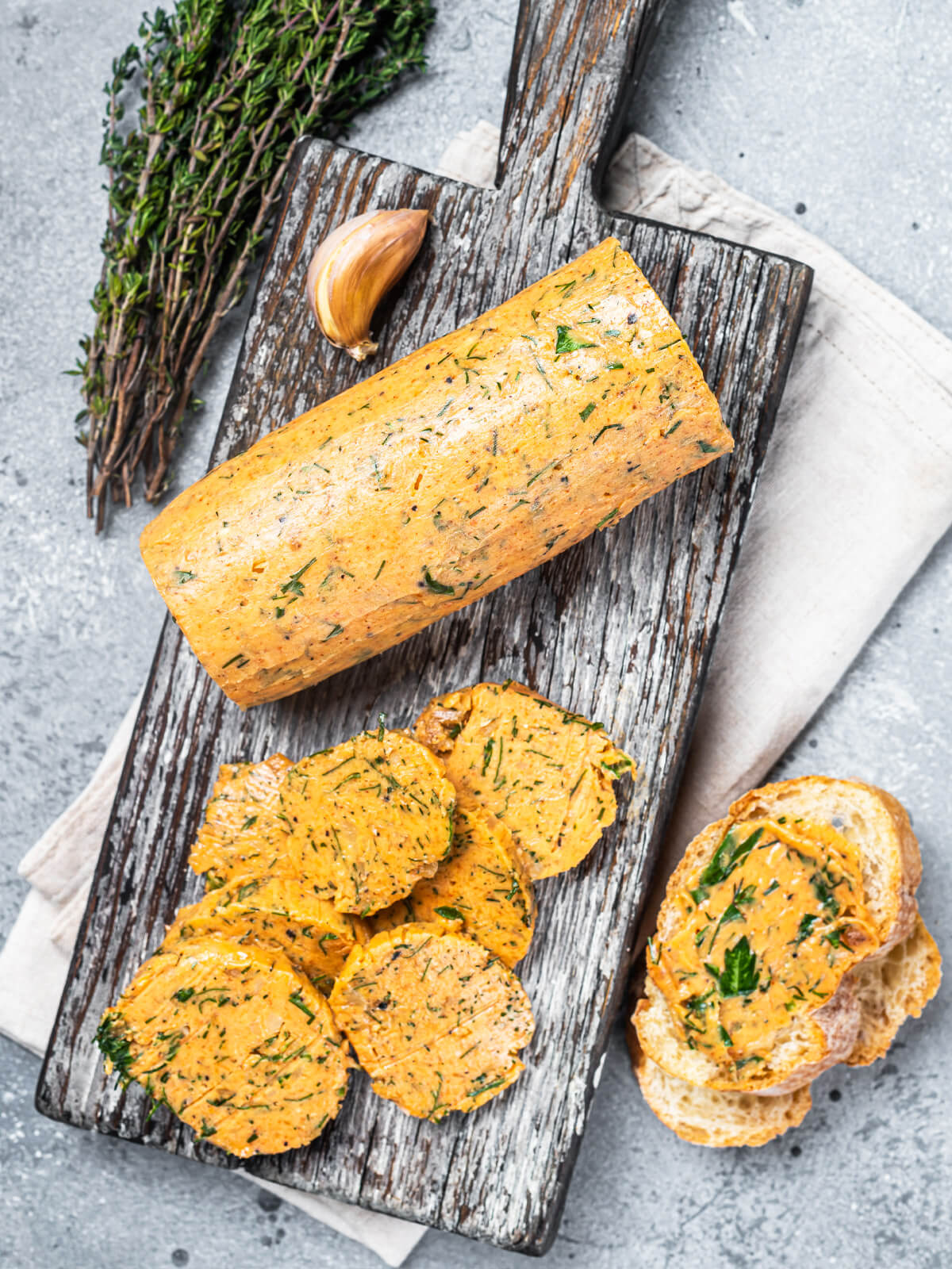 Kräuterbutter mit Paprika – Würzige selbstgemachte Butter