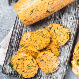 Kräuterbutter mit Paprika – Würzige selbstgemachte Butter