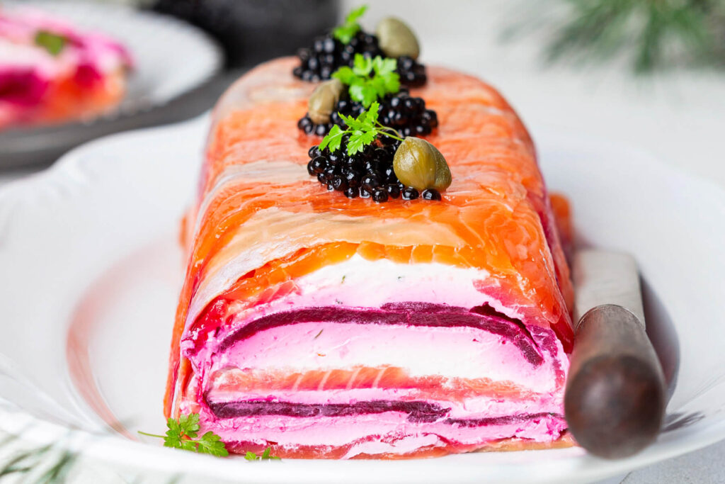 Lachsterrine mit Frischkäse und Roter Bete