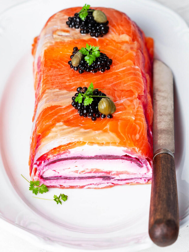 Lachsterrine mit Frischkäse und Roter Bete