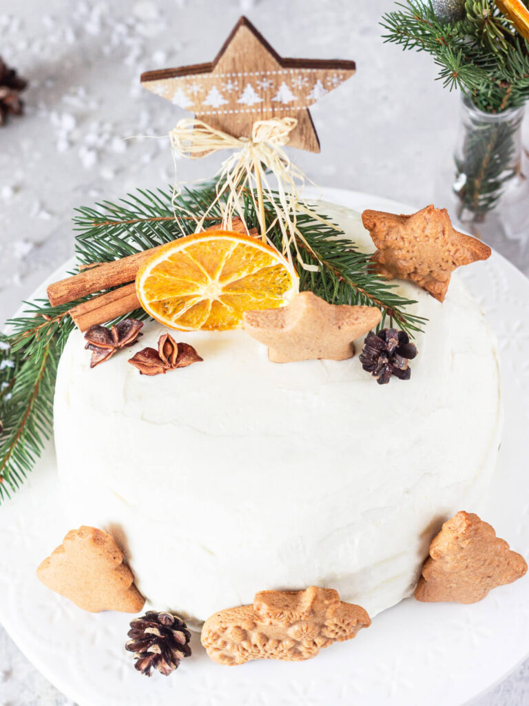 Lebkuchen-Torte mit Orangenmarmelade