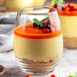 Mango-Cheesecake mit Sanddorn-Gelee im Glas (ohne Backen)