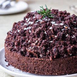 Maulwurfkuchen mit Kirschen (Maulwurfshügel-Torte)