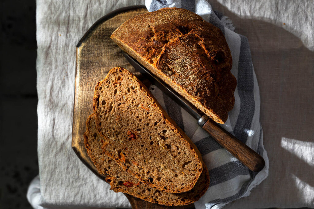 Mediterranes Vollkornbrot ohne Kneten: Einfaches No-Knead Rezept