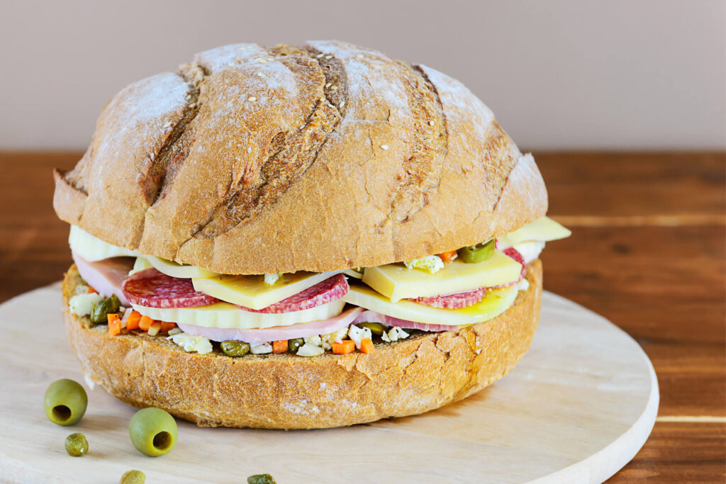 Muffuletta – klassisches Sandwich aus New Orleans mit Olivensalat