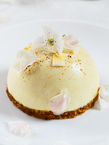 No-Bake Mandel-Orangen-Törtchen mit Kirschen