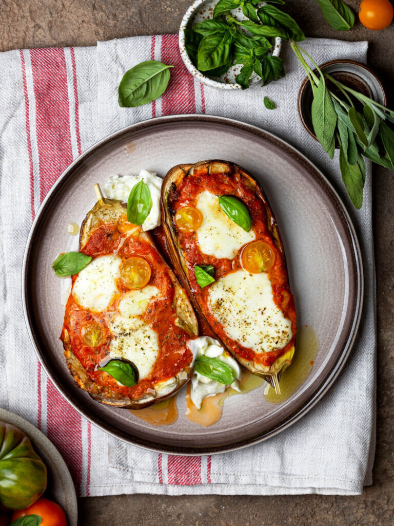 Ofengebackene Auberginen mit Passata & Mozzarella