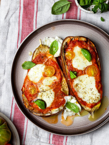 Ofengebackene Auberginen mit Passata & Mozzarella