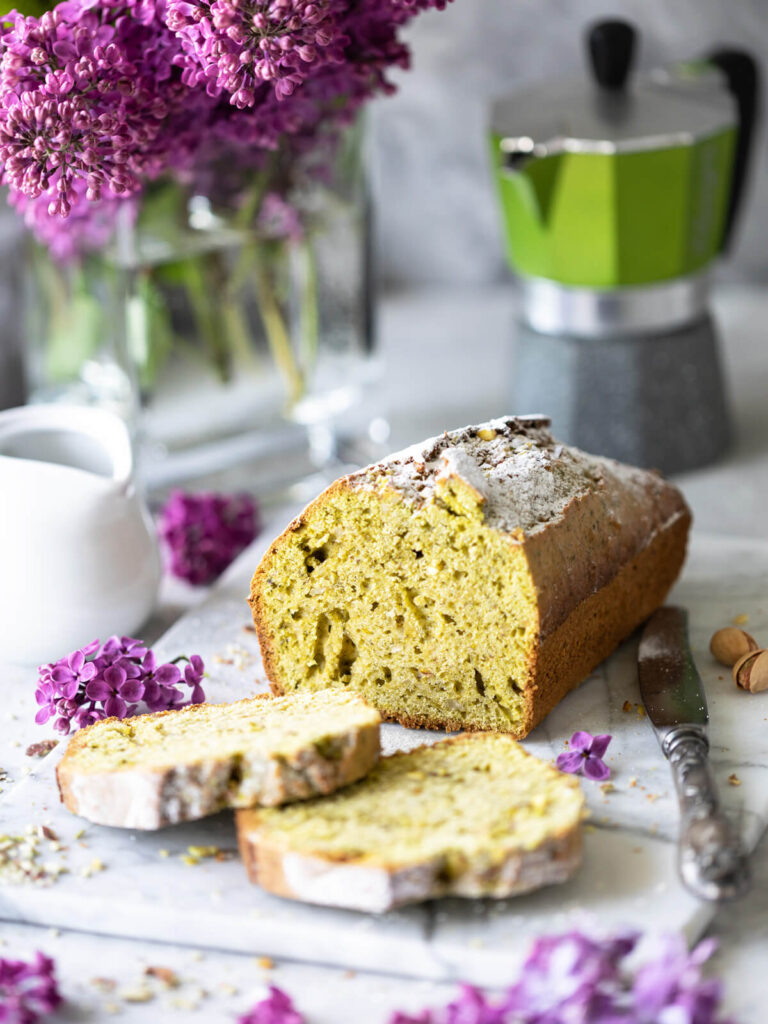 Pistazien-Kastenkuchen mit Spinat – Natürlich grün, buttrig-nussig und unverschämt saftig