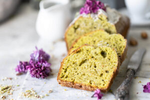 Pistazien-Kastenkuchen mit Spinat – Natürlich grün, buttrig-nussig und unverschämt saftig