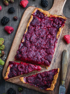 Rustikale Beeren-Tarte mit Dinkelvollkornteig
