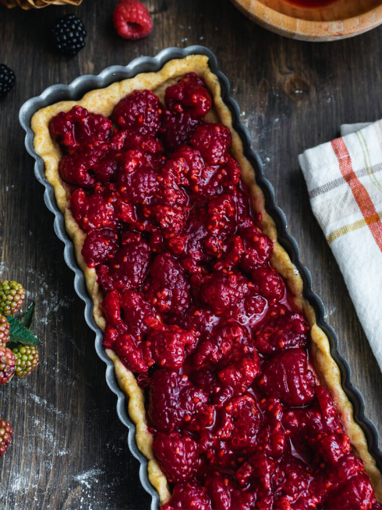 Rustikale Beeren-Tarte mit Dinkelvollkornteig