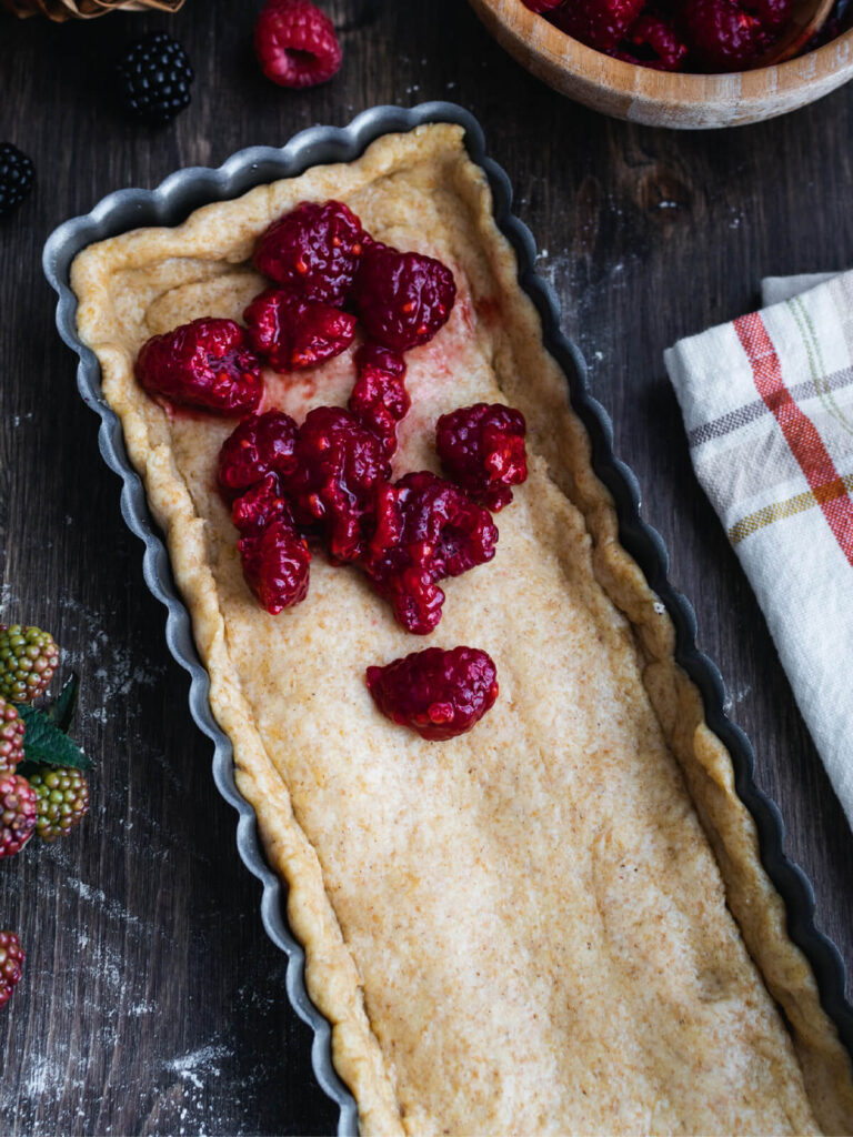 Rustikale Beeren-Tarte mit Dinkelvollkornteig