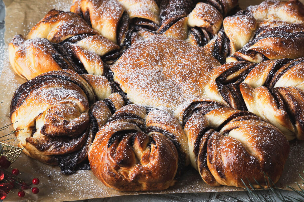 Schneeflocken-Hefebrot mit Schokoladen-Nuss-Füllung