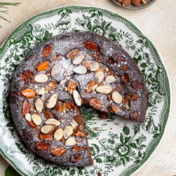 Schoko-Mandel-Kuchen mit Mascarpone
