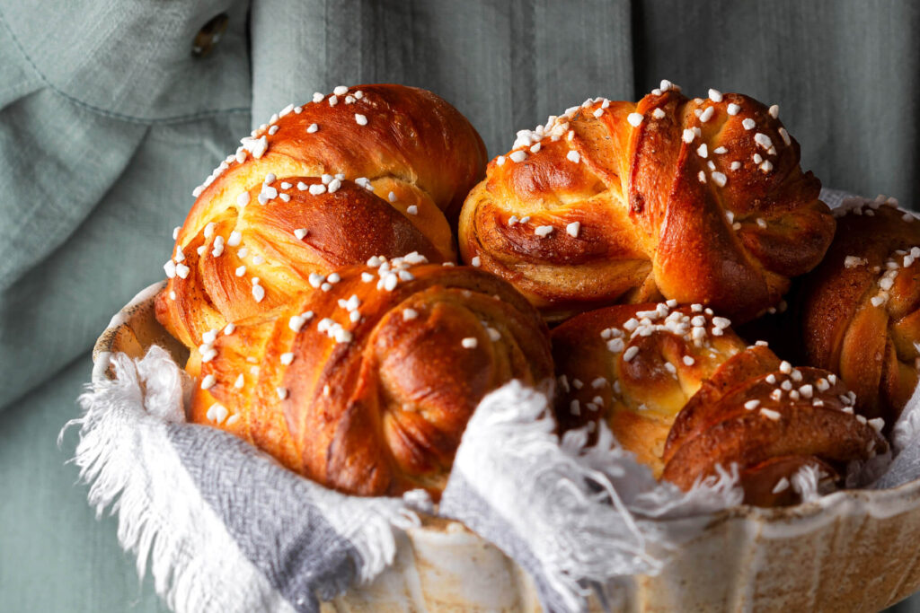 Schwedische Kürbisbrötchen mit Kardamom (Hefeknoten)