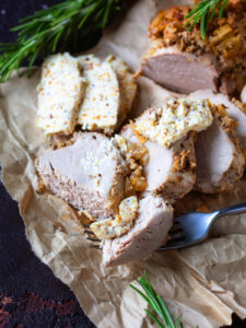 Zartes Schweinefilet mit aromatischer Haselnussbutter