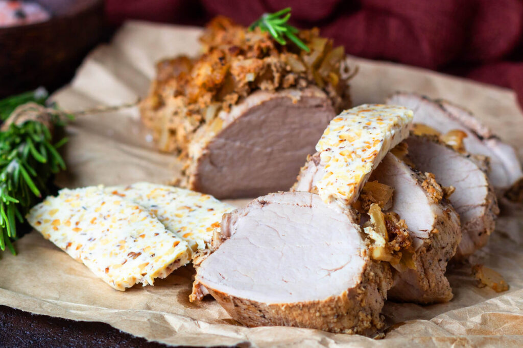 Zartes Schweinefilet mit aromatischer Haselnussbutter