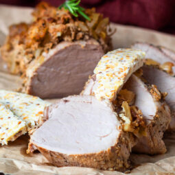 Zartes Schweinefilet mit aromatischer Haselnussbutter