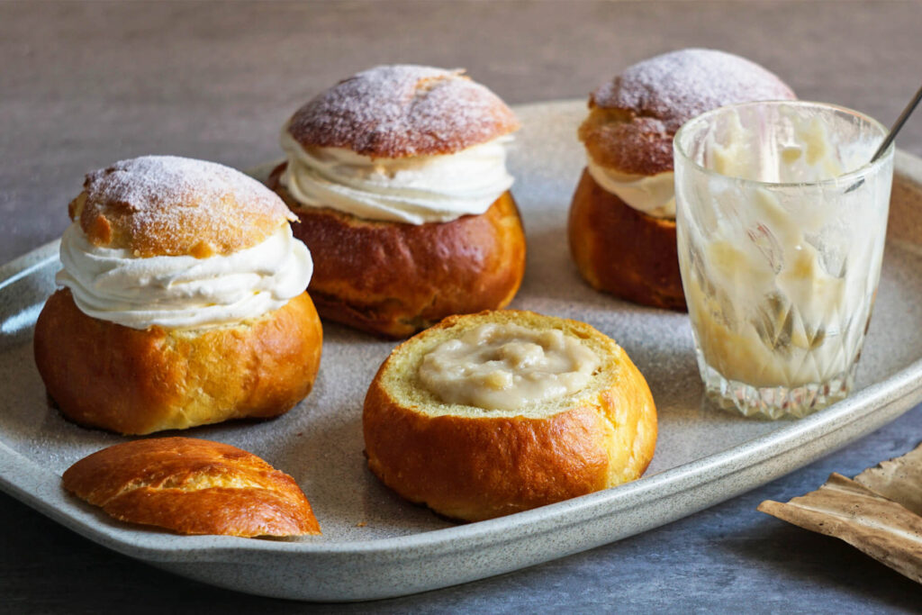 Semla (Semlor) - Kardamom-Hefebrioche mit Mandelfüllung
