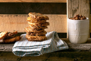 Shortbread-Kekse mit Pekannüssen und weißer Schokolade
