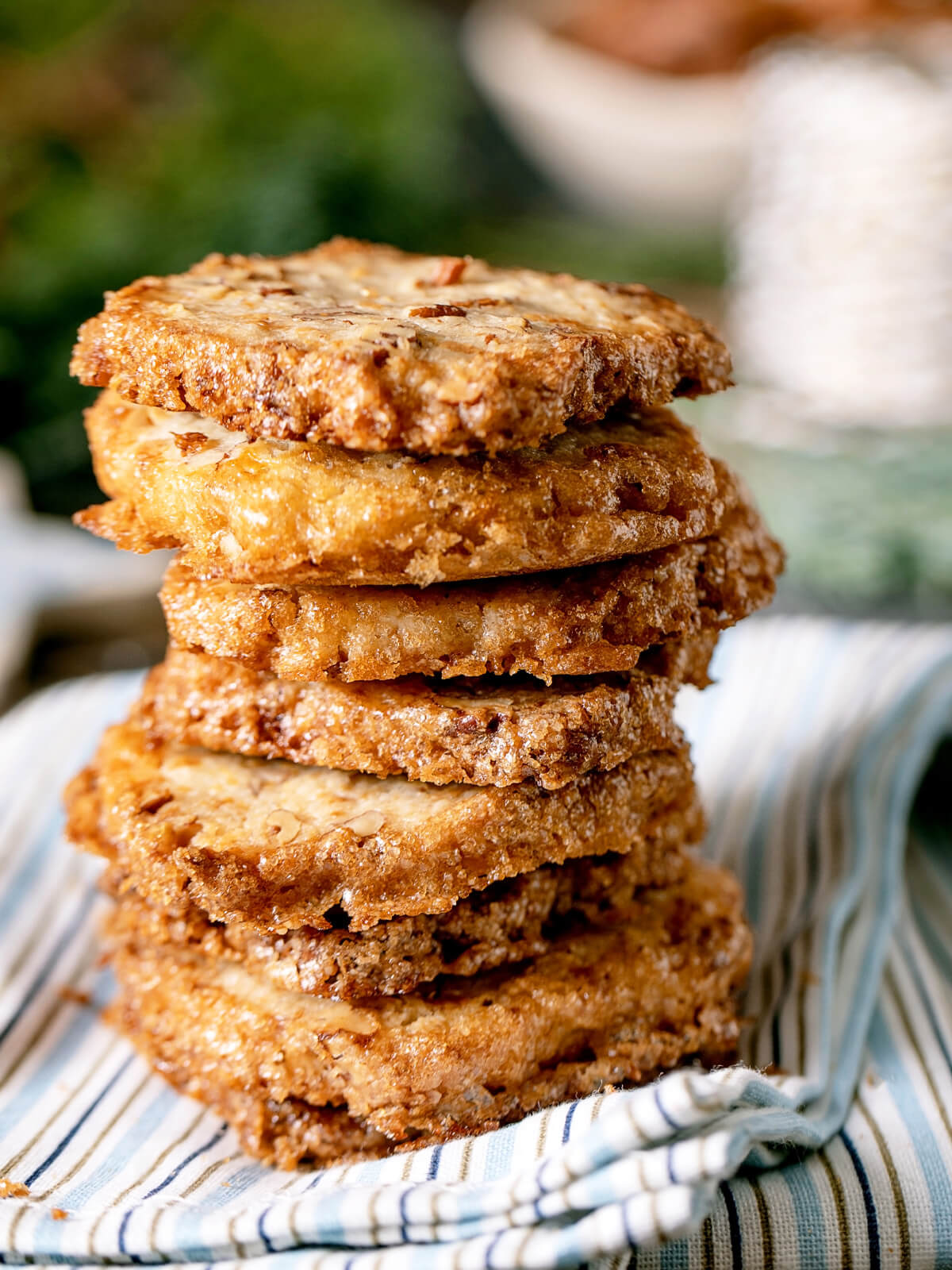 Shortbread-Kekse mit Pekannüssen und weißer Schokolade