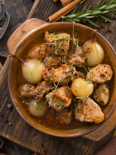 Stifado – Griechischer Rindfleisch-Schmortopf