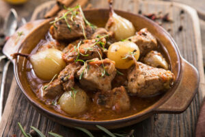 Stifado – Griechischer Rindfleisch-Schmortopf