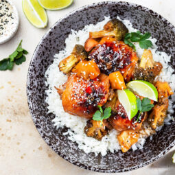 Teriyaki-Hähnchen mit Brokkoli und Limetten-Reis