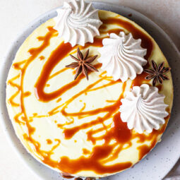 Vanille-Cheesecake mit Karottenkuchen-Boden