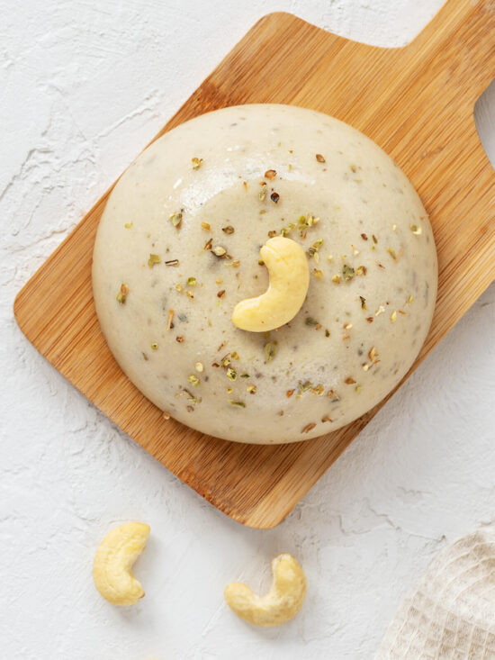 Veganer Cashew-Kräuterkäse – einfacher pflanzlicher Aufstrich mit Nährhefe
