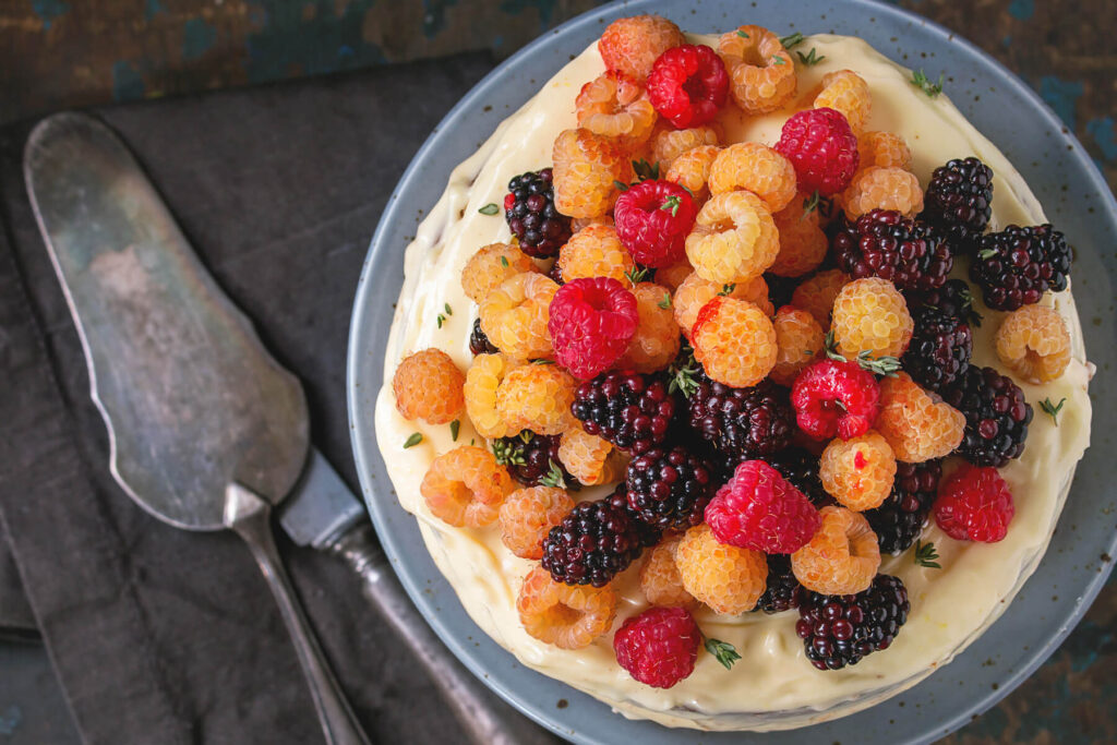 Zitronen-Beeren-Torte mit Mascarpone-Creme