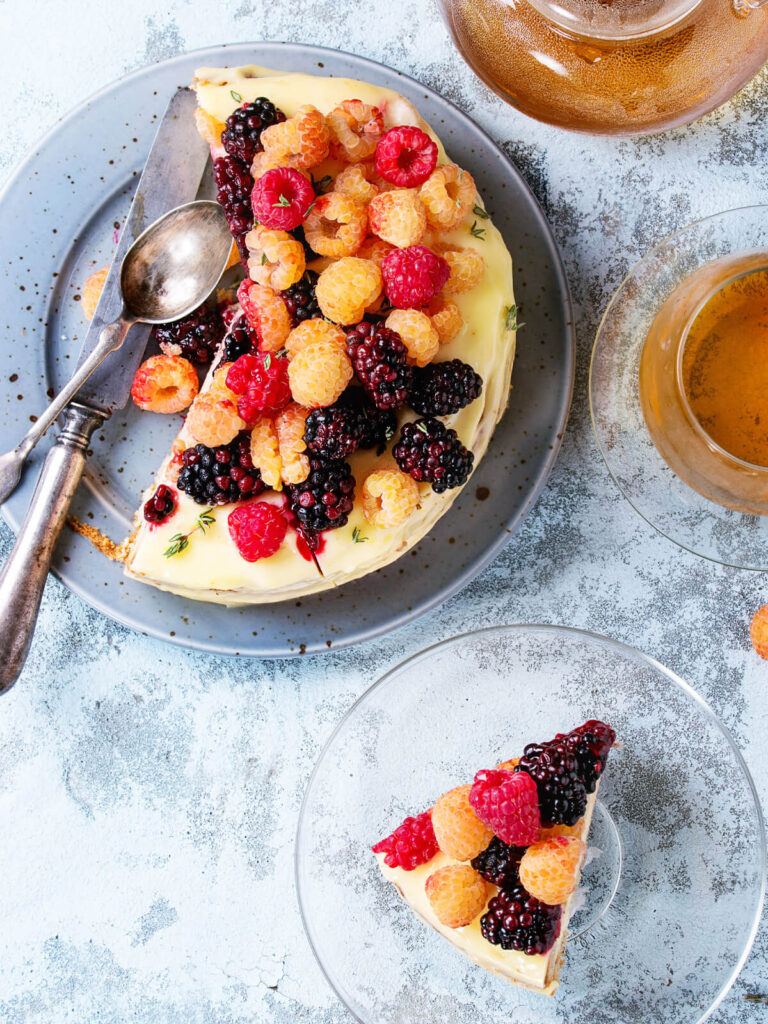 Zitronen-Beeren-Torte mit Mascarpone-Creme