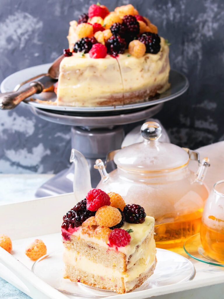 Zitronen-Beeren-Torte mit Mascarpone-Creme