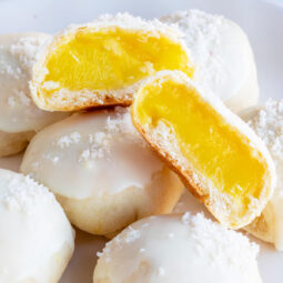 Zitronenkekse mit Lemon-Curd-Füllung