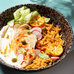 Zitroniges Risoni (Orzo) mit Hähnchen und Feta-Creme