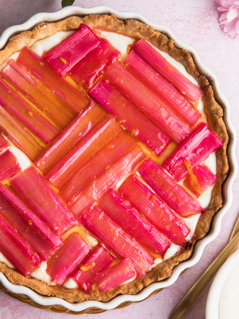 Rhabarbertarte mit Crème-fraîche-Füllung