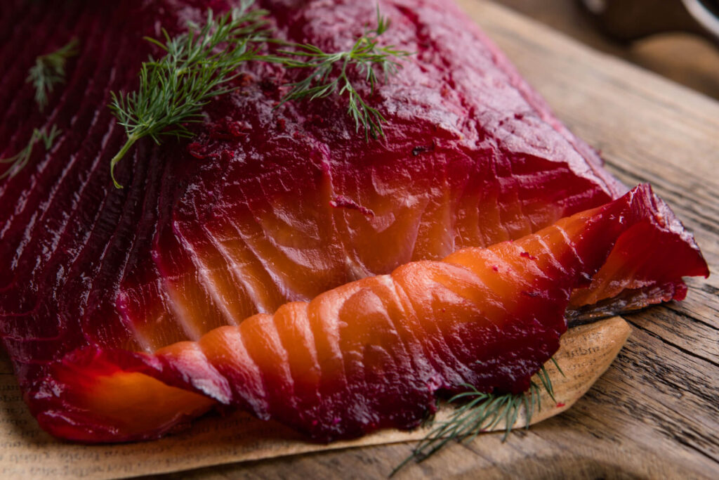 Rote-Bete-Gravlax nach skandinavischer Art