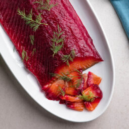 Rote-Bete-Gravlax nach skandinavischer Art