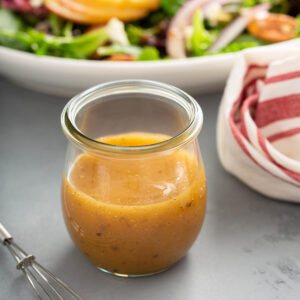 Apfel-Vinaigrette im Glas