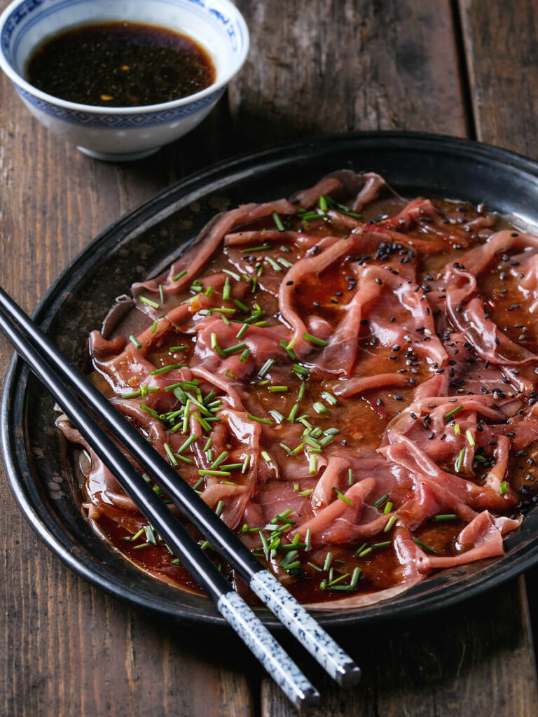 Asiatisches Carpaccio mit Ponzu und Sesam