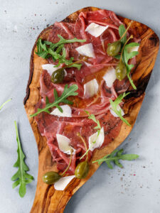 Bresaola-Carpaccio mit Rucola