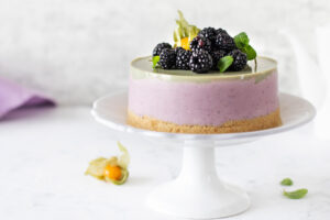 Brombeer-Matcha-Cheesecake ohne Backen